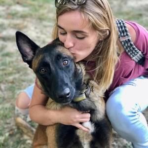 Meet your Posher, Caroline